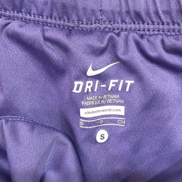 Nike Shorts - Picture 3 of 5